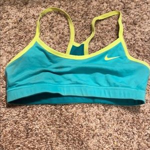 girls nike sports bra